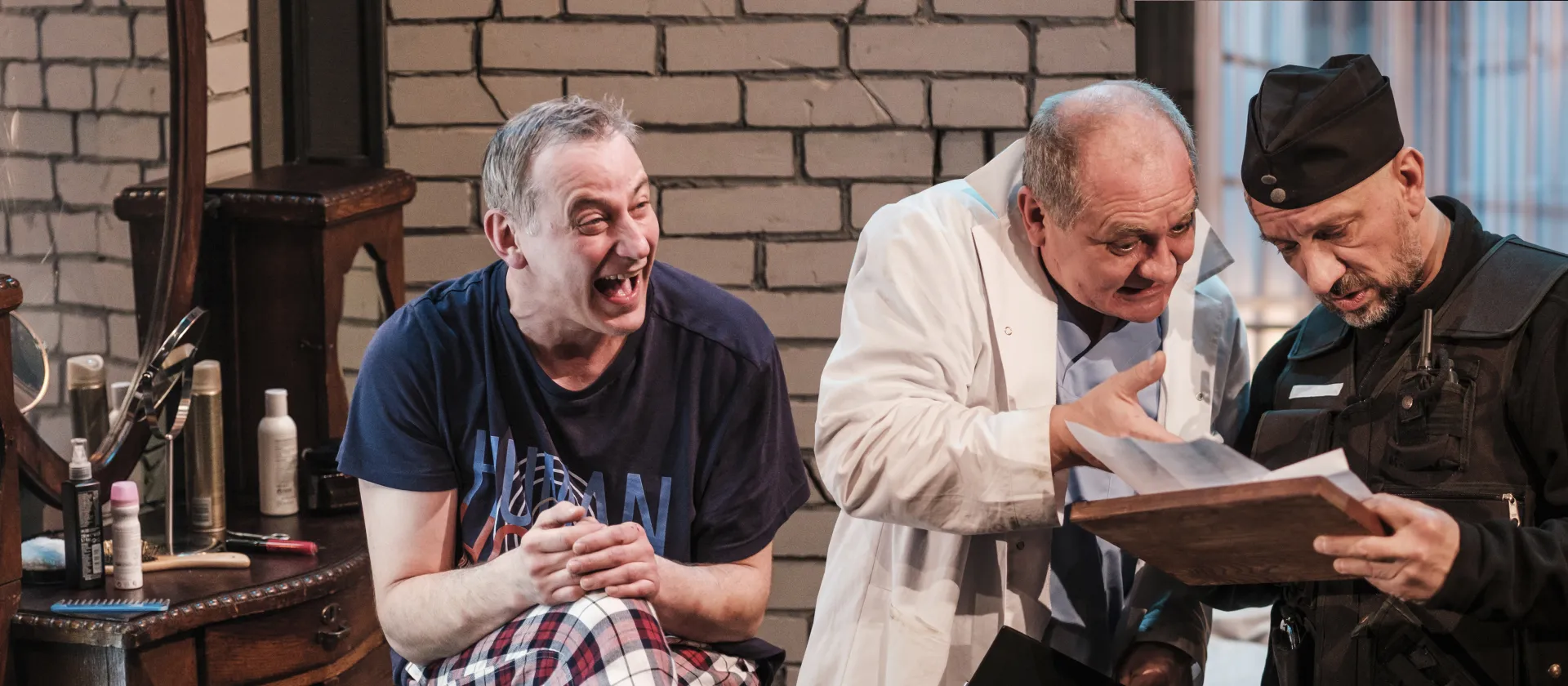 zdjęcie ze spektaklu „Wojna na trzecim piętrze”