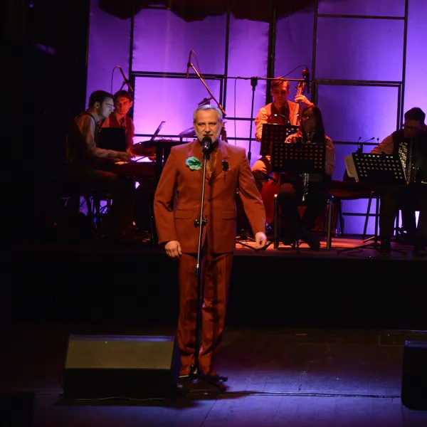 zdjęcie ze spektaklu „Róbmy swoje”