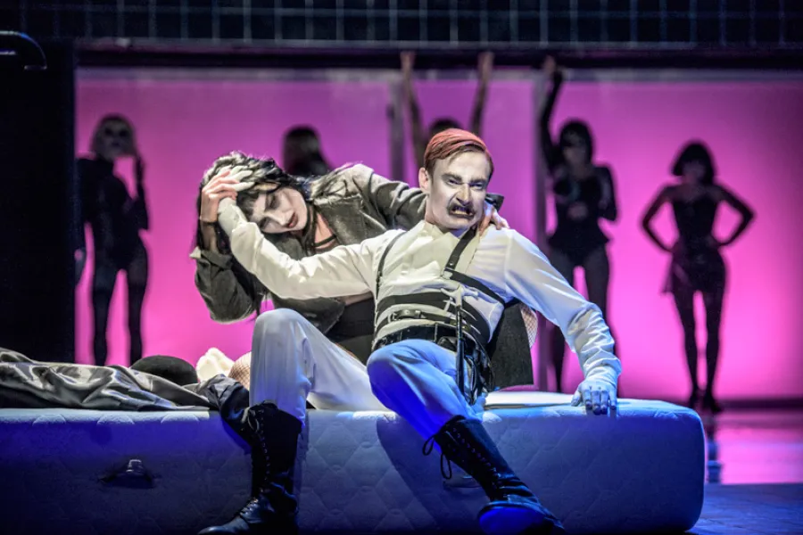 zdjęcie ze spektaklu Opera za trzy grosze, fot. Greg Noo-Wak